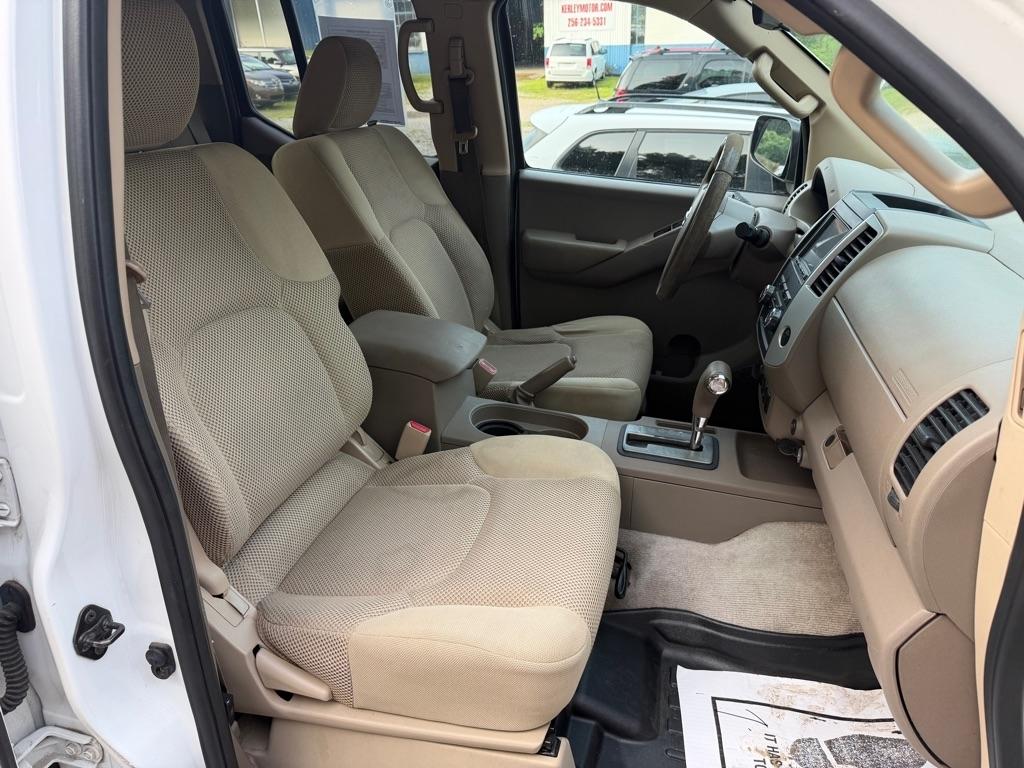 Nissan Frontier 4WD Crew Cab SWB Auto SV 2012