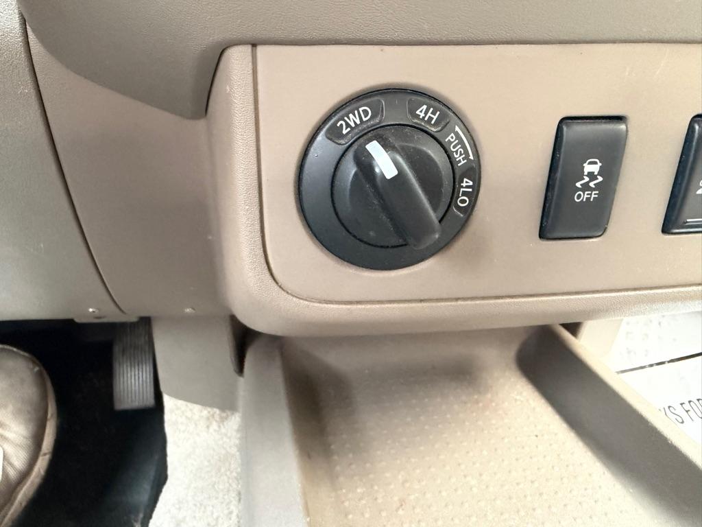 Nissan Frontier 4WD Crew Cab SWB Auto SV 2012