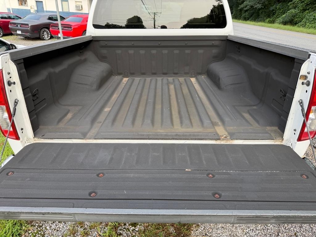 Nissan Frontier 4WD Crew Cab SWB Auto SV 2012
