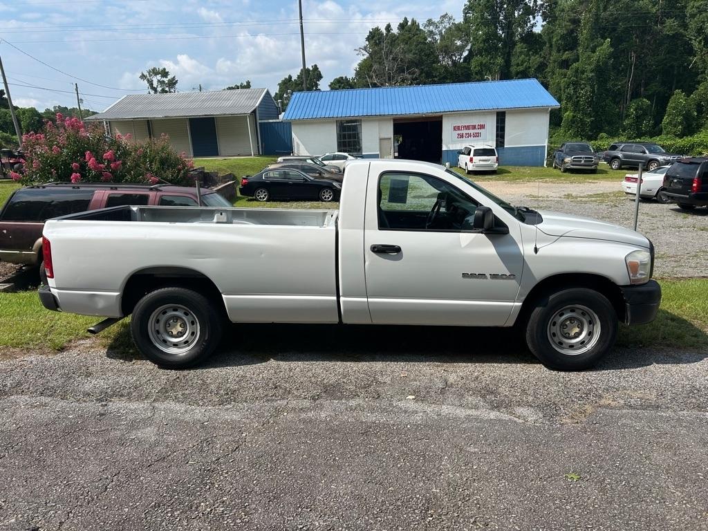 Dodge Ram 1500 2dr Reg Cab 140.5 ST 2006
