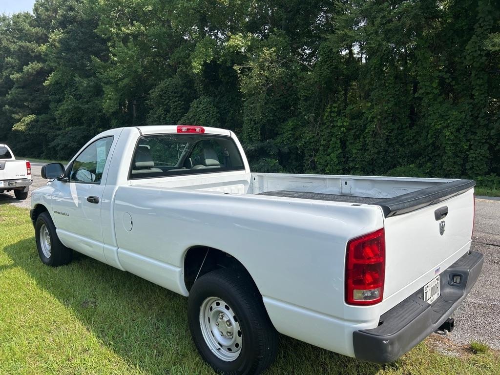 Dodge Ram 1500 2dr Reg Cab 140.5 ST 2006