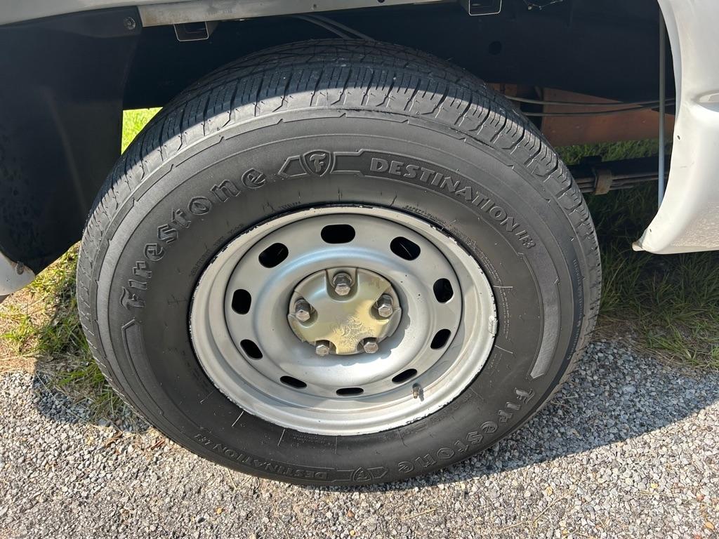 Dodge Ram 1500 2dr Reg Cab 140.5 ST 2006