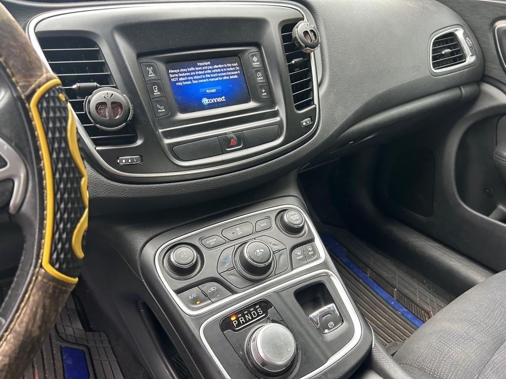 Chrysler 200 4dr Sdn Limited FWD 2015