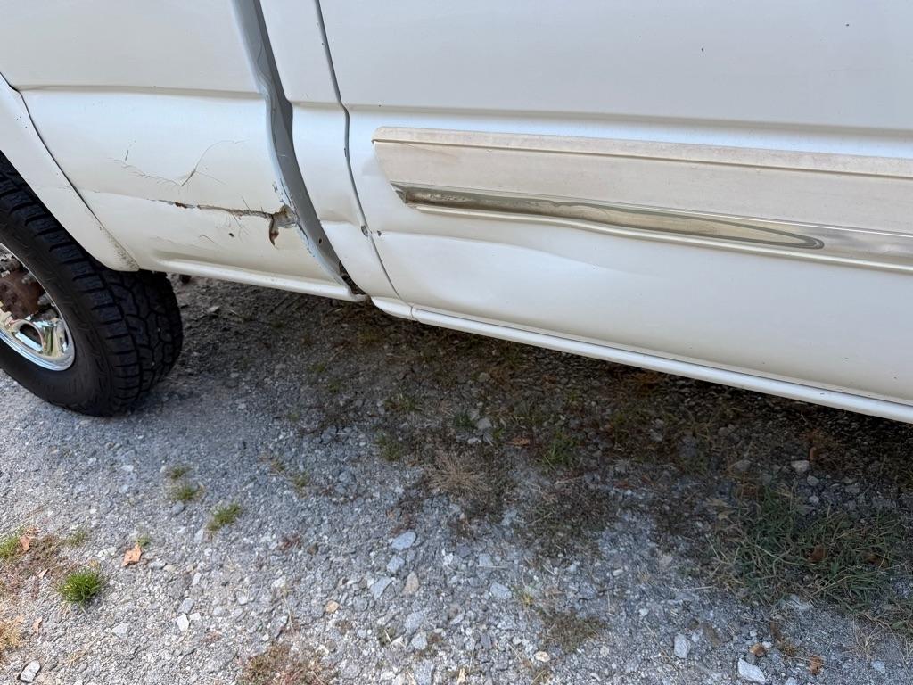 Chevrolet Silverado 2500HD Crew Cab 153" WB 4WD LS 2004
