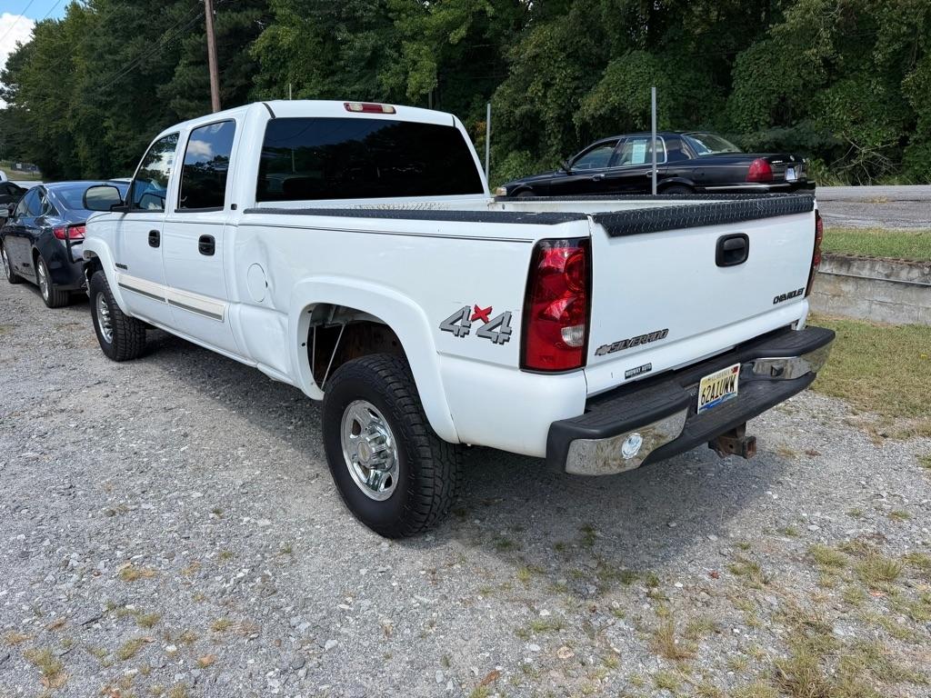 Chevrolet Silverado 2500HD Crew Cab 153" WB 4WD LS 2004
