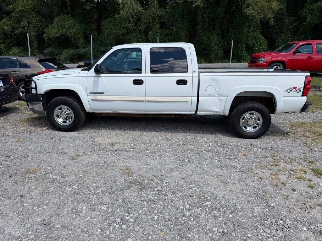 Chevrolet Silverado 2500HD Crew Cab 153" WB 4WD LS 2004
