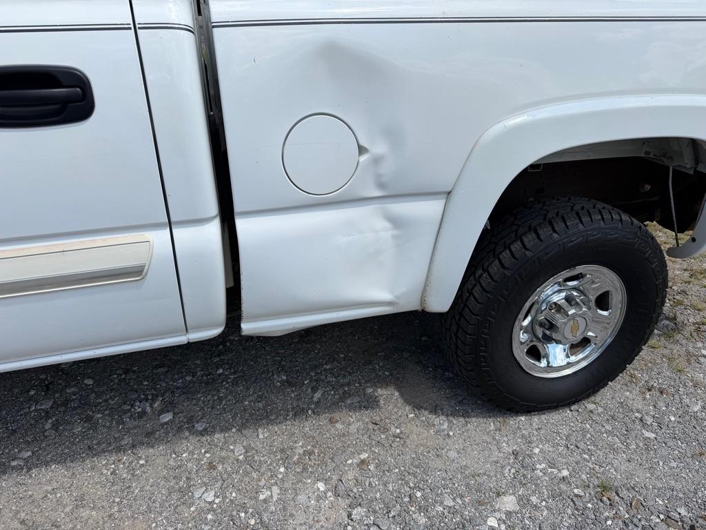 Chevrolet Silverado 2500HD Crew Cab 153" WB 4WD LS 2004