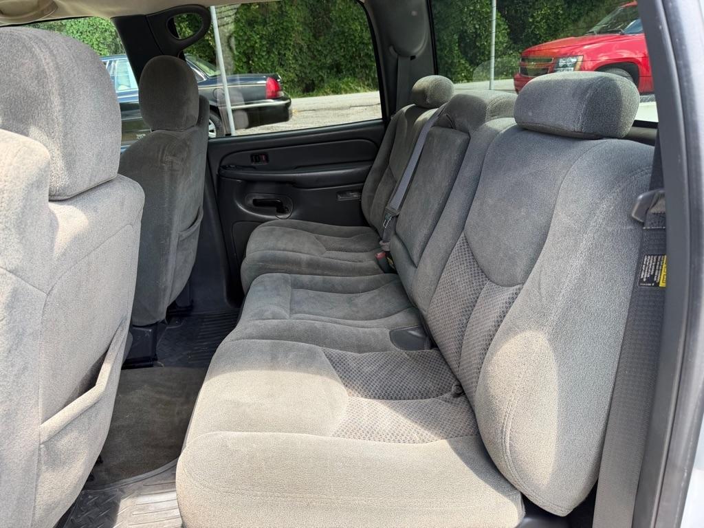 Chevrolet Silverado 2500HD Crew Cab 153" WB 4WD LS 2004
