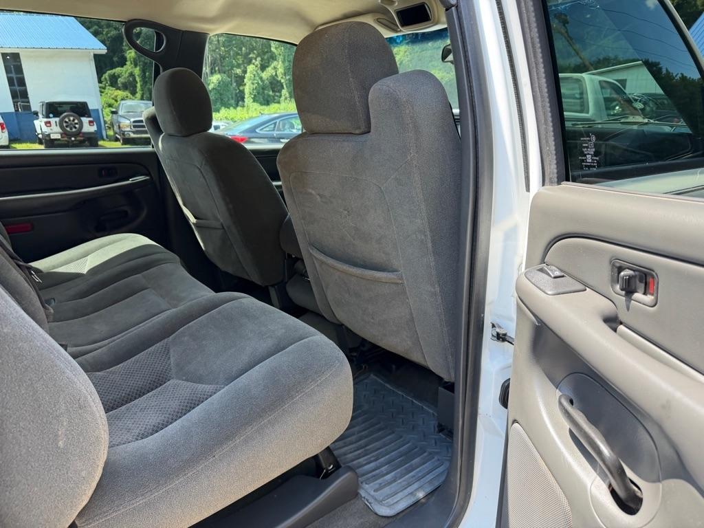 Chevrolet Silverado 2500HD Crew Cab 153" WB 4WD LS 2004