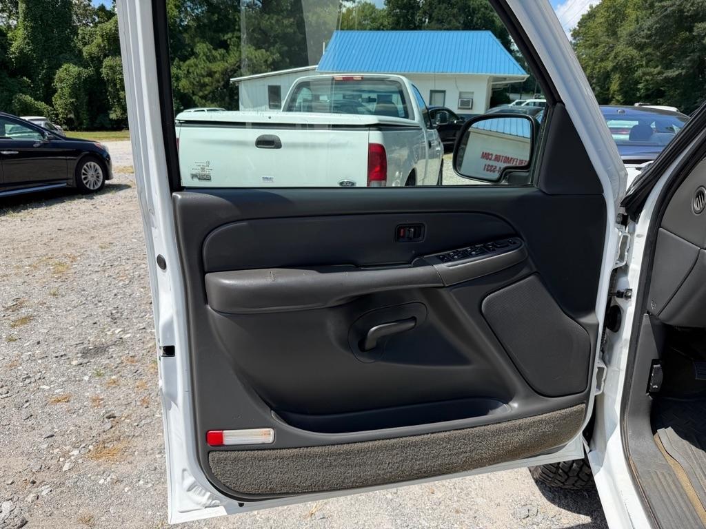 Chevrolet Silverado 2500HD Crew Cab 153" WB 4WD LS 2004