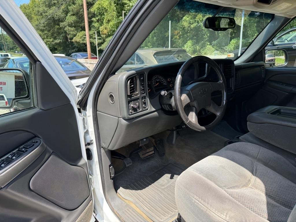 Chevrolet Silverado 2500HD Crew Cab 153" WB 4WD LS 2004