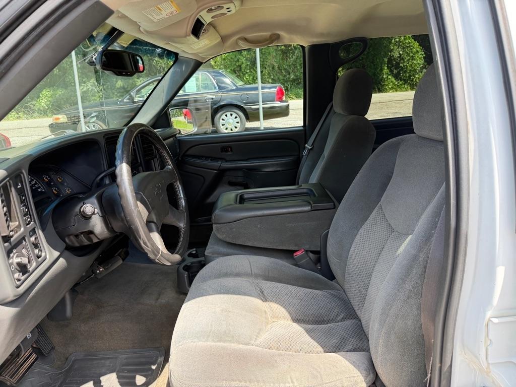Chevrolet Silverado 2500HD Crew Cab 153" WB 4WD LS 2004