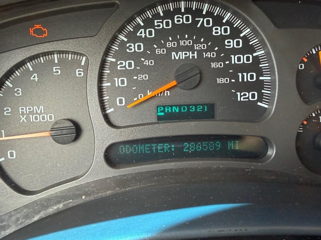 Chevrolet Silverado 2500HD Crew Cab 153" WB 4WD LS 2004