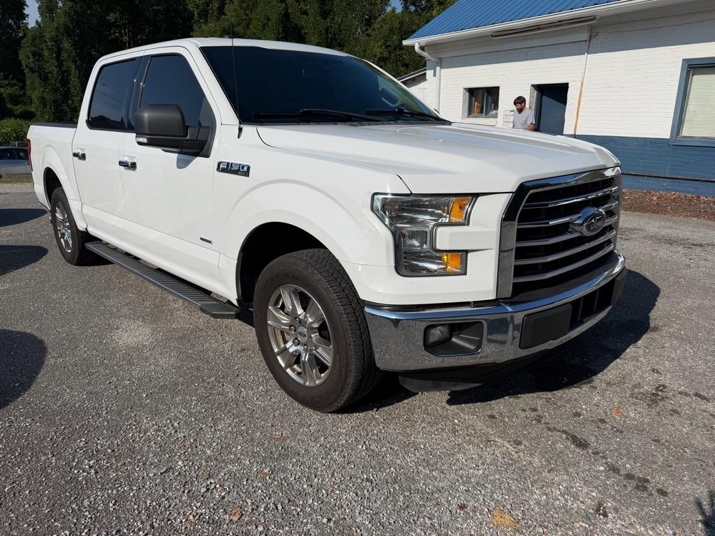 Ford F-150 2WD SuperCrew 157" Lariat 2015