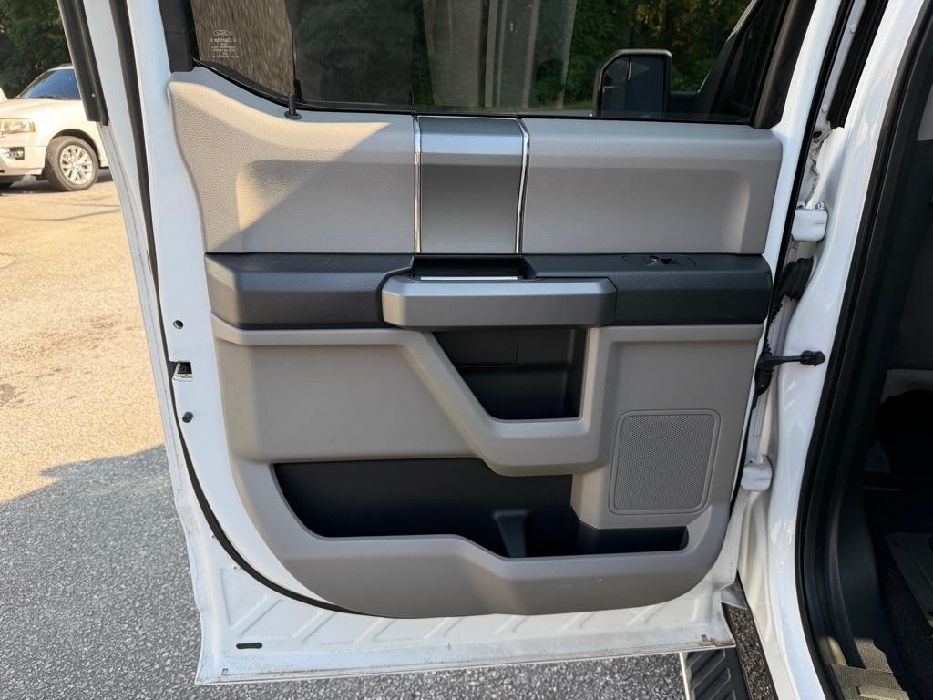Ford F-150 2WD SuperCrew 157" Lariat 2015