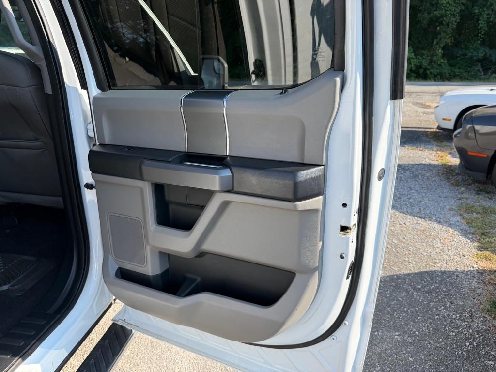 Ford F-150 2WD SuperCrew 157" Lariat 2015