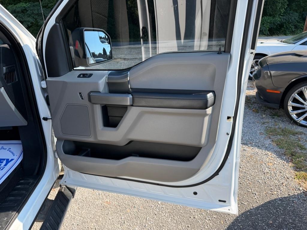 Ford F-150 2WD SuperCrew 157" Lariat 2015