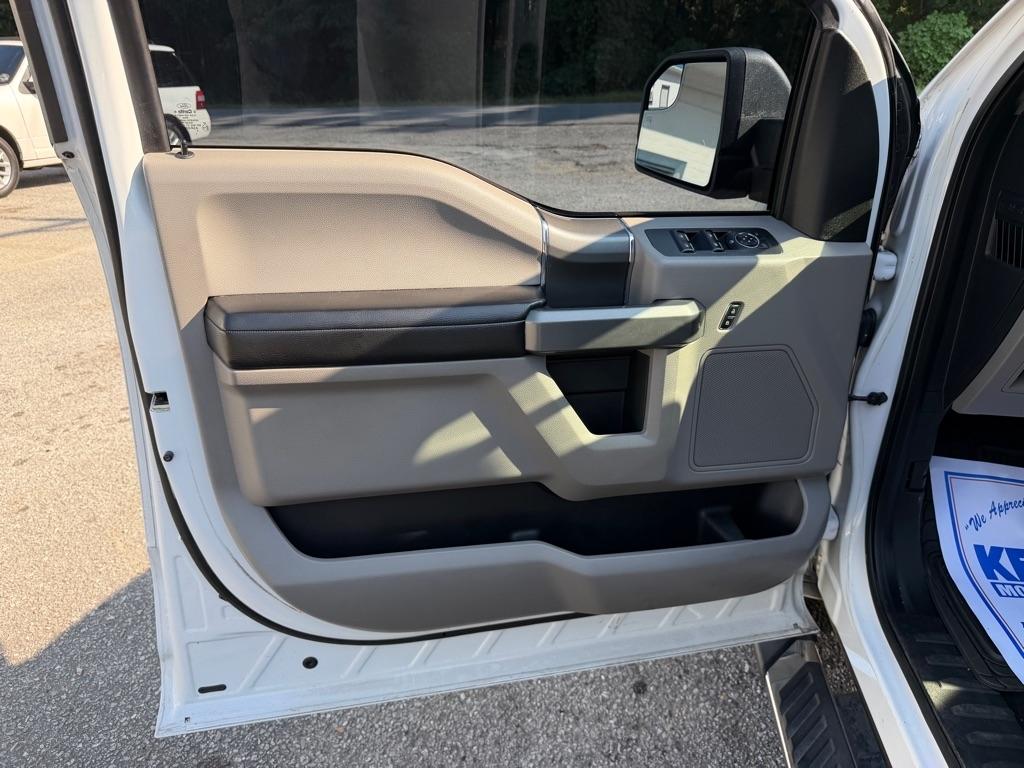 Ford F-150 2WD SuperCrew 157" Lariat 2015