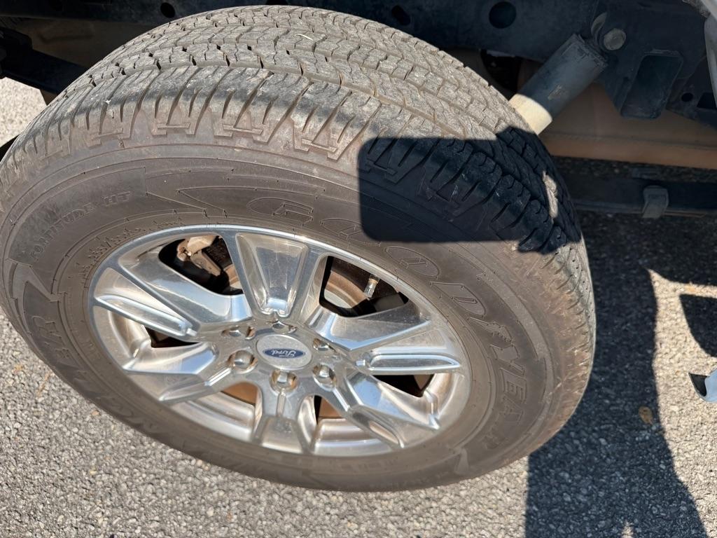 Ford F-150 2WD SuperCrew 157" Lariat 2015
