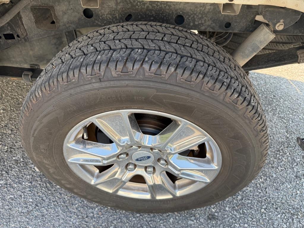 Ford F-150 2WD SuperCrew 157" Lariat 2015
