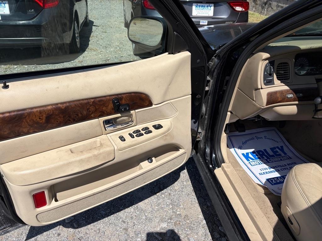 Mercury Grand Marquis 4dr Sdn LS 2008