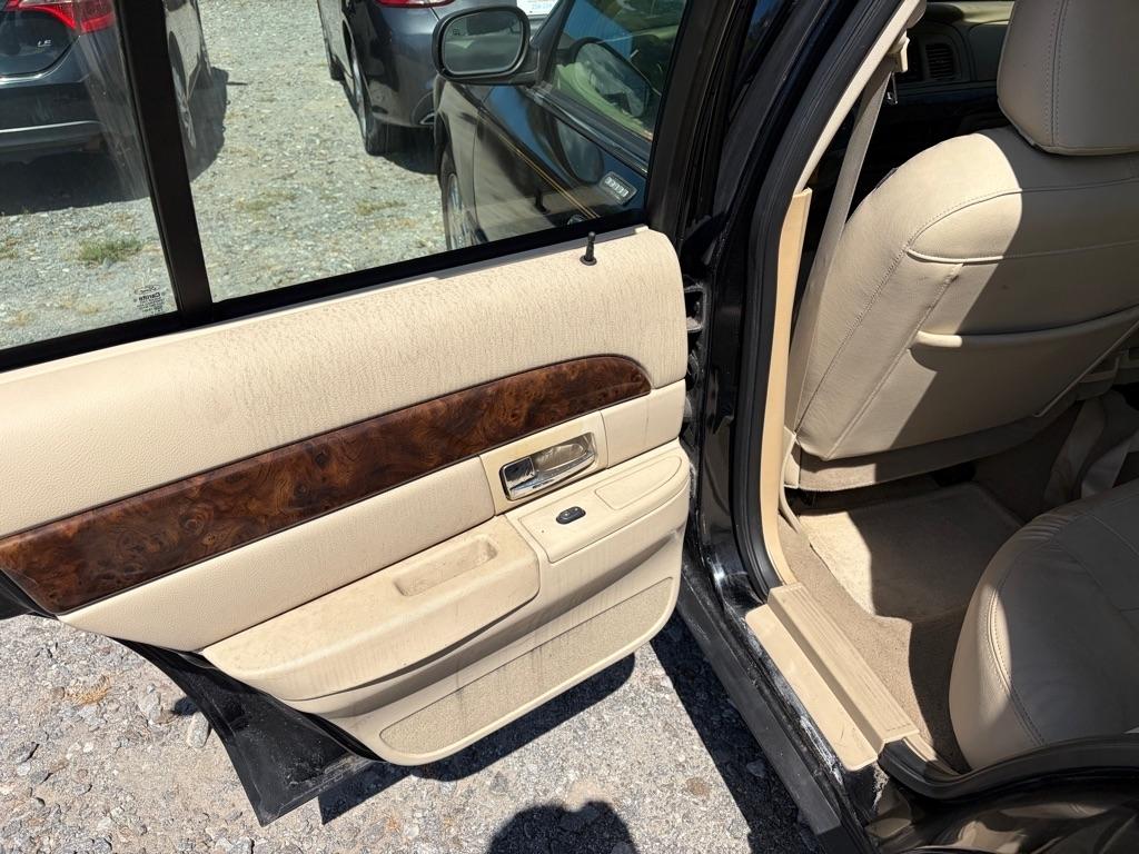 Mercury Grand Marquis 4dr Sdn LS 2008
