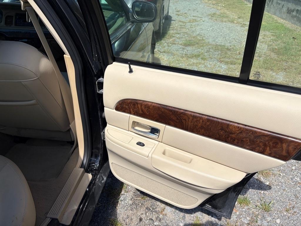 Mercury Grand Marquis 4dr Sdn LS 2008