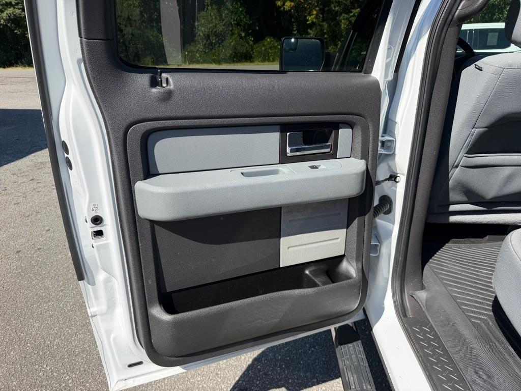 Ford F-150 2WD SuperCrew 145" Platinum 2013