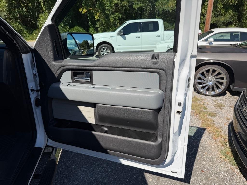 Ford F-150 2WD SuperCrew 145" Platinum 2013