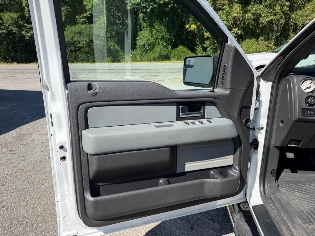 Ford F-150 2WD SuperCrew 145" Platinum 2013