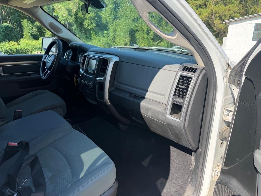 RAM 1500 Classic SLT 4x2 Crew Cab 6'4" Box 2019