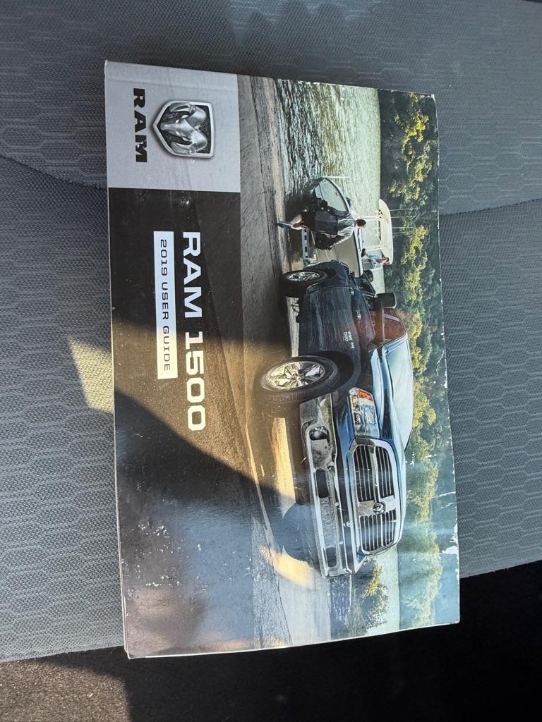 RAM 1500 Classic SLT 4x2 Crew Cab 6'4" Box 2019