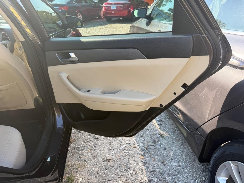 Hyundai Sonata 4dr Sdn 2.4L SE 2016