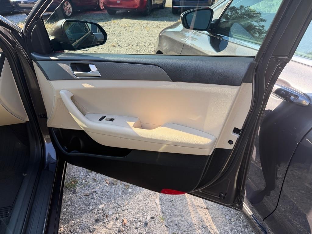Hyundai Sonata 4dr Sdn 2.4L SE 2016