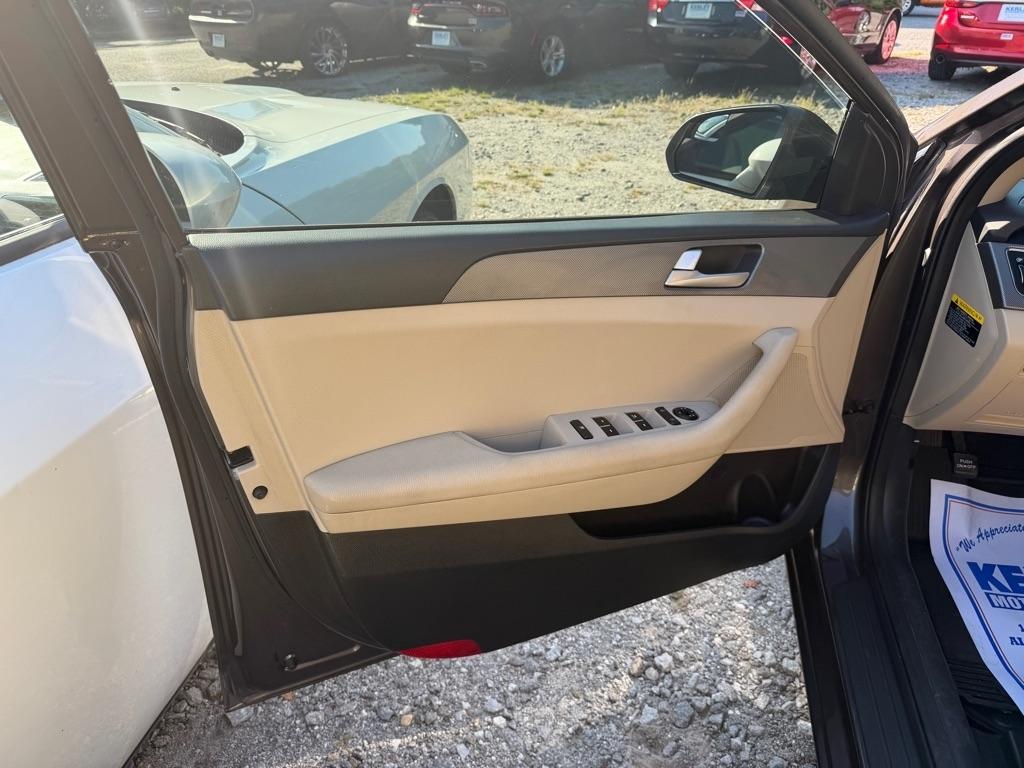 Hyundai Sonata 4dr Sdn 2.4L SE 2016