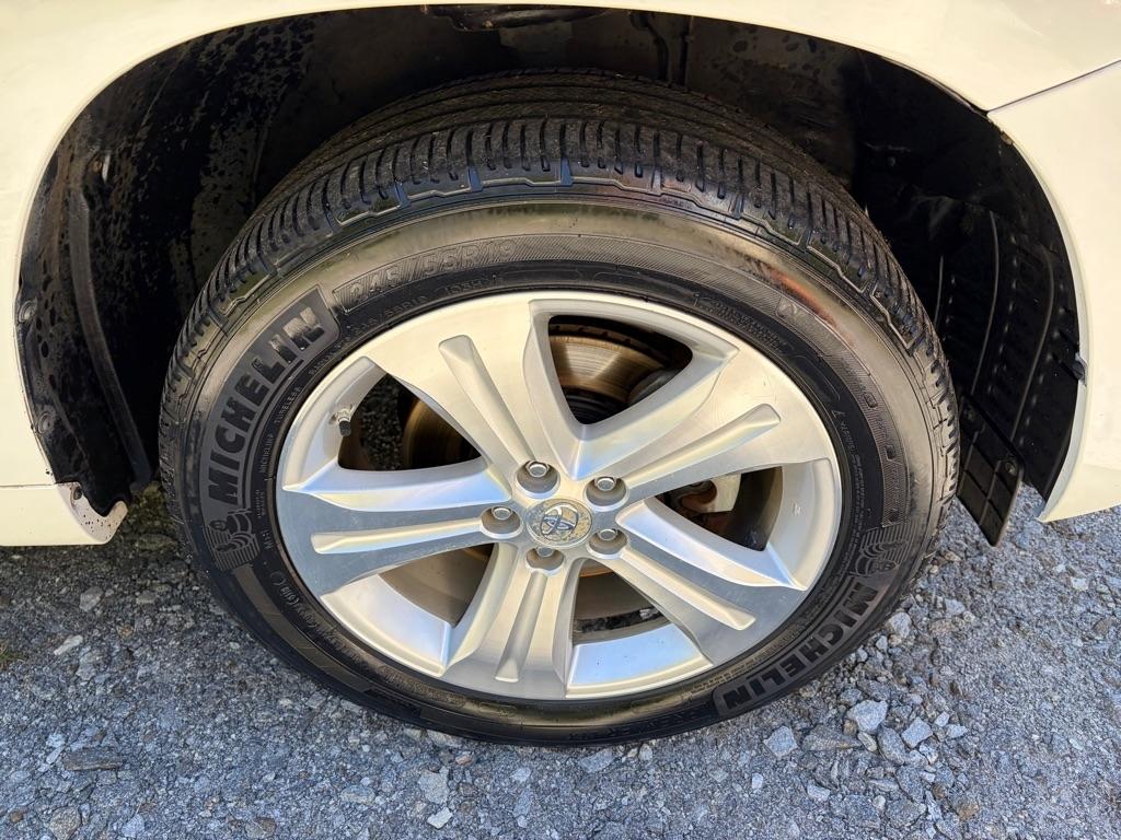 Toyota Highlander FWD 4dr V6 Limited (Natl) 2010