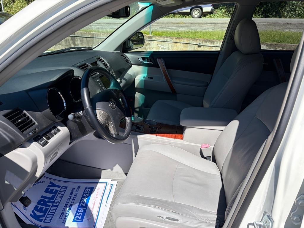 Toyota Highlander FWD 4dr V6 Limited (Natl) 2010