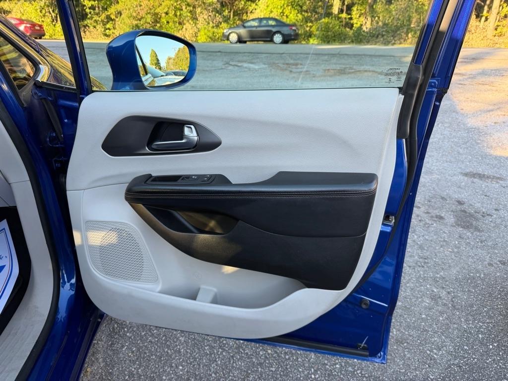 Chrysler Pacifica Touring L FWD 2020