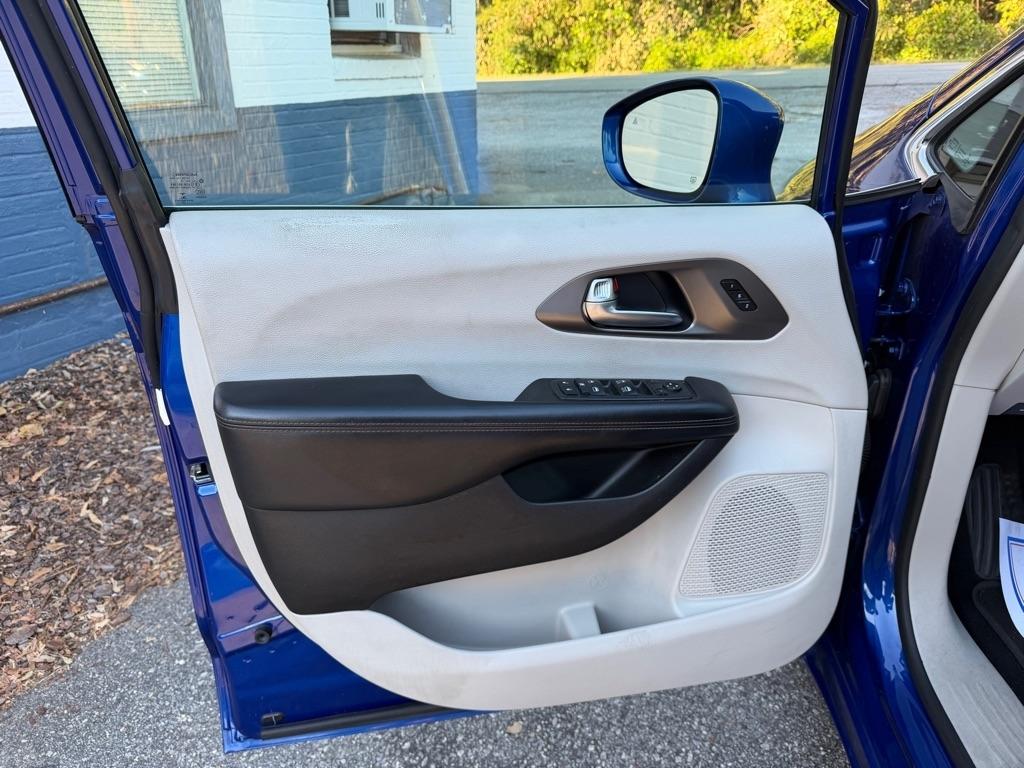 Chrysler Pacifica Touring L FWD 2020