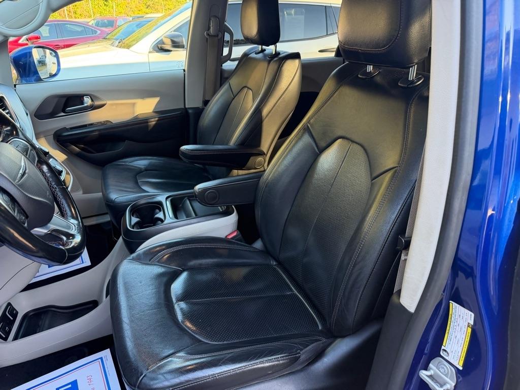 Chrysler Pacifica Touring L FWD 2020