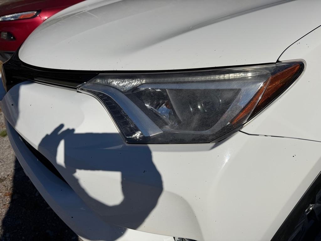 Toyota RAV4 Adventure FWD (Natl) 2018