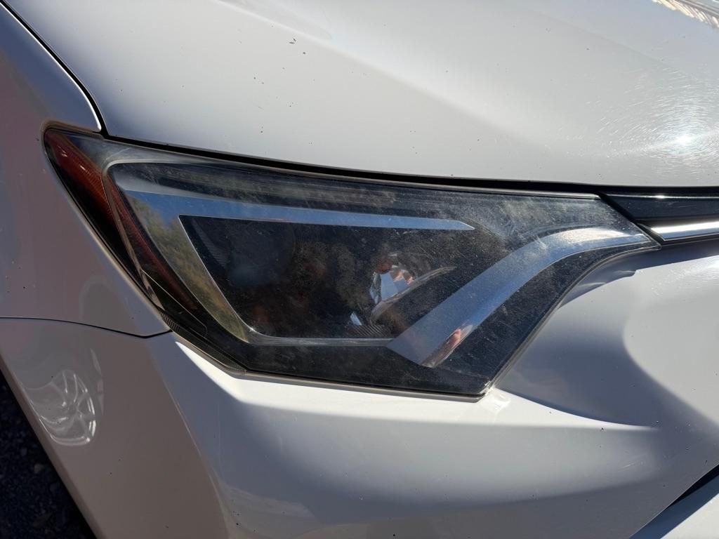 Toyota RAV4 Adventure FWD (Natl) 2018