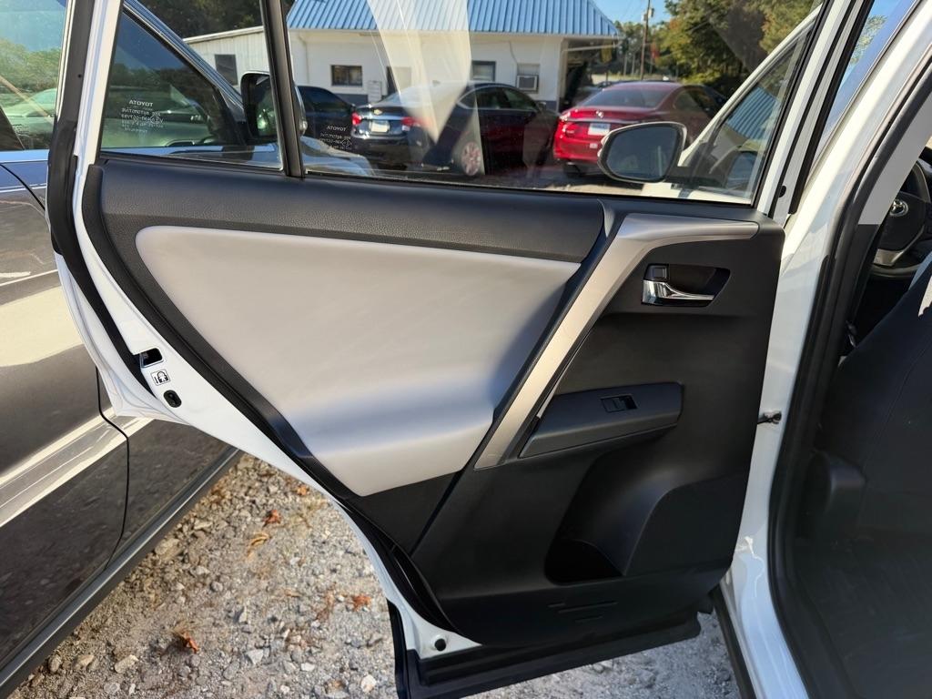 Toyota RAV4 Adventure FWD (Natl) 2018
