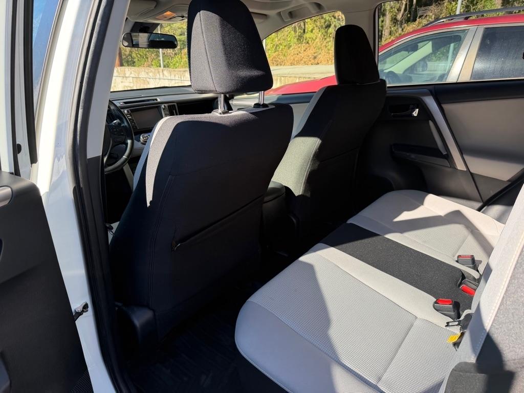 Toyota RAV4 Adventure FWD (Natl) 2018