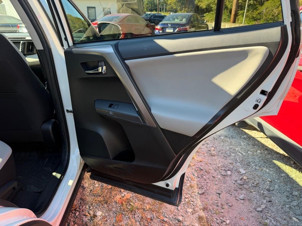 Toyota RAV4 Adventure FWD (Natl) 2018