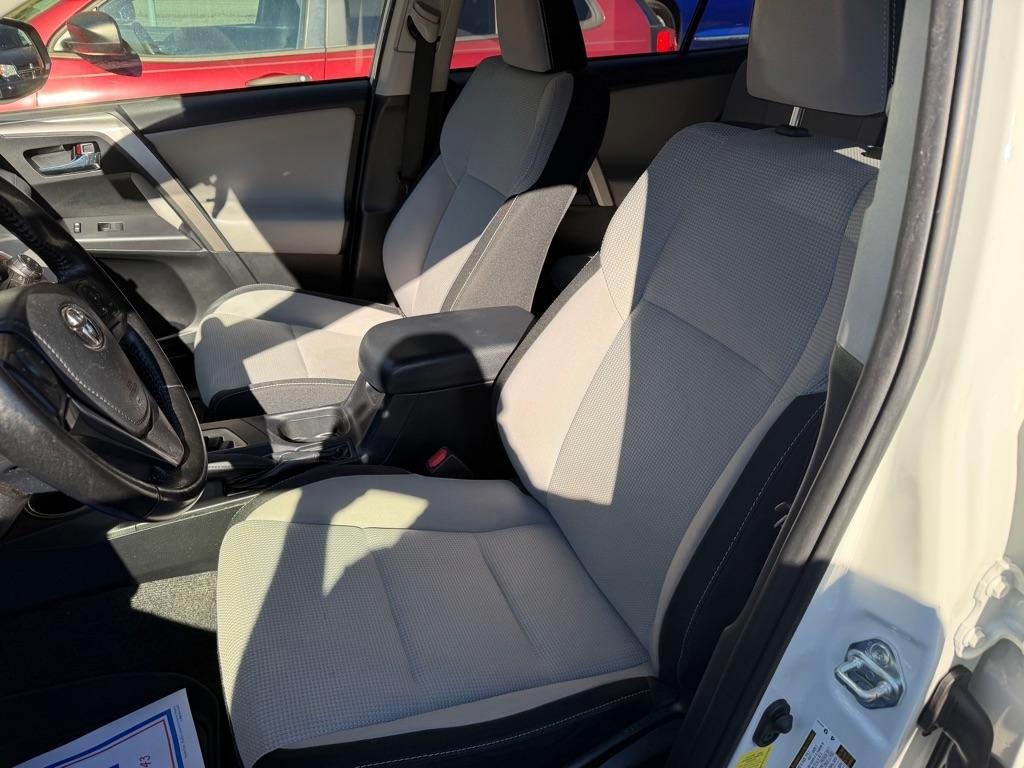 Toyota RAV4 Adventure FWD (Natl) 2018