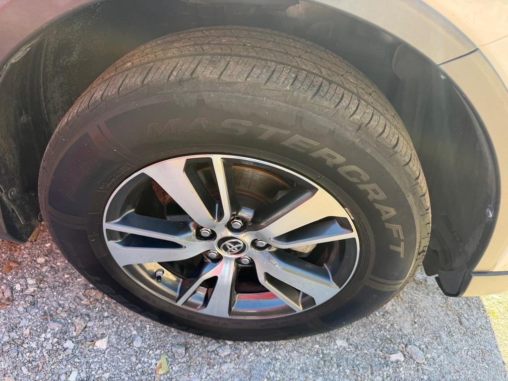 Toyota RAV4 Adventure FWD (Natl) 2018