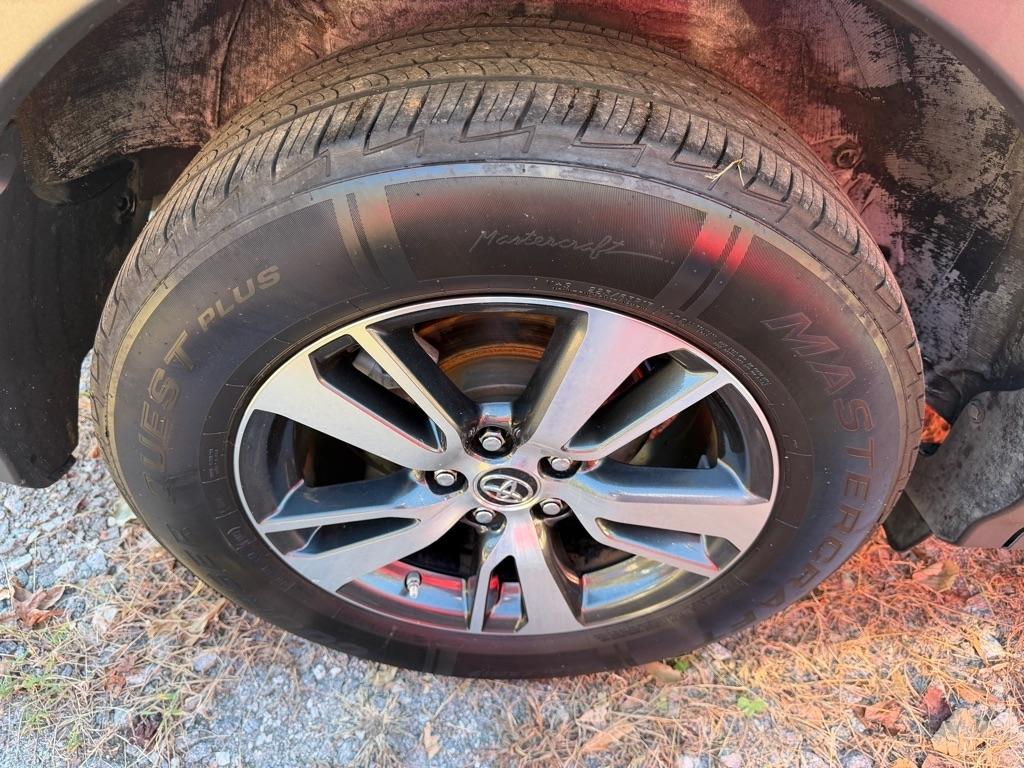 Toyota RAV4 Adventure FWD (Natl) 2018