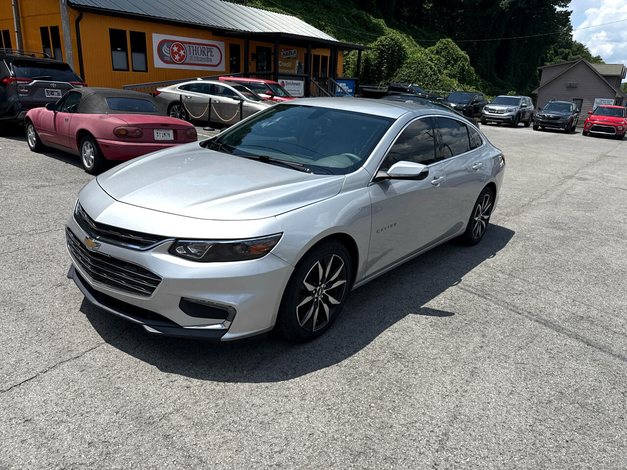 2017 Chevrolet Malibu 1LT photo 2