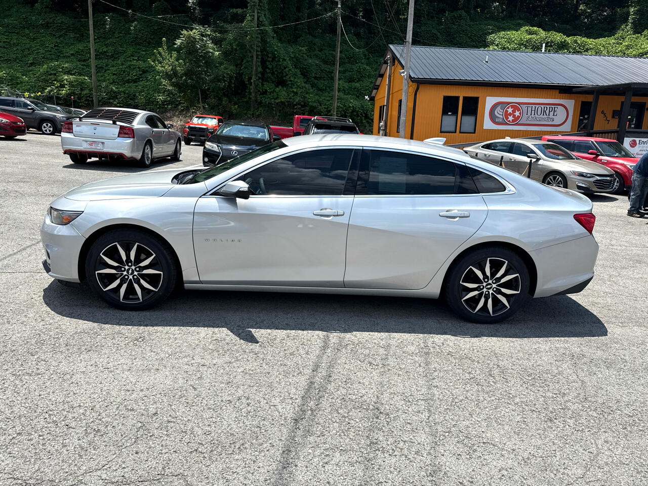 2017 Chevrolet Malibu 1LT photo 3